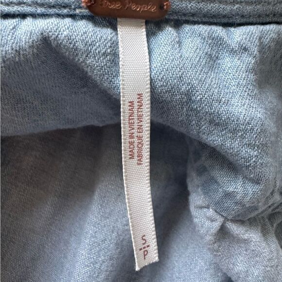 Free People Sophie Denim Wrap Crop Top Light Wash Cotton Sz S Y2K Boho Tie Front - Picture 5 of 9